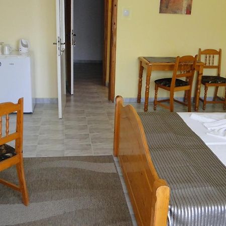 פומורי Stemak Hotel מראה חיצוני תמונה