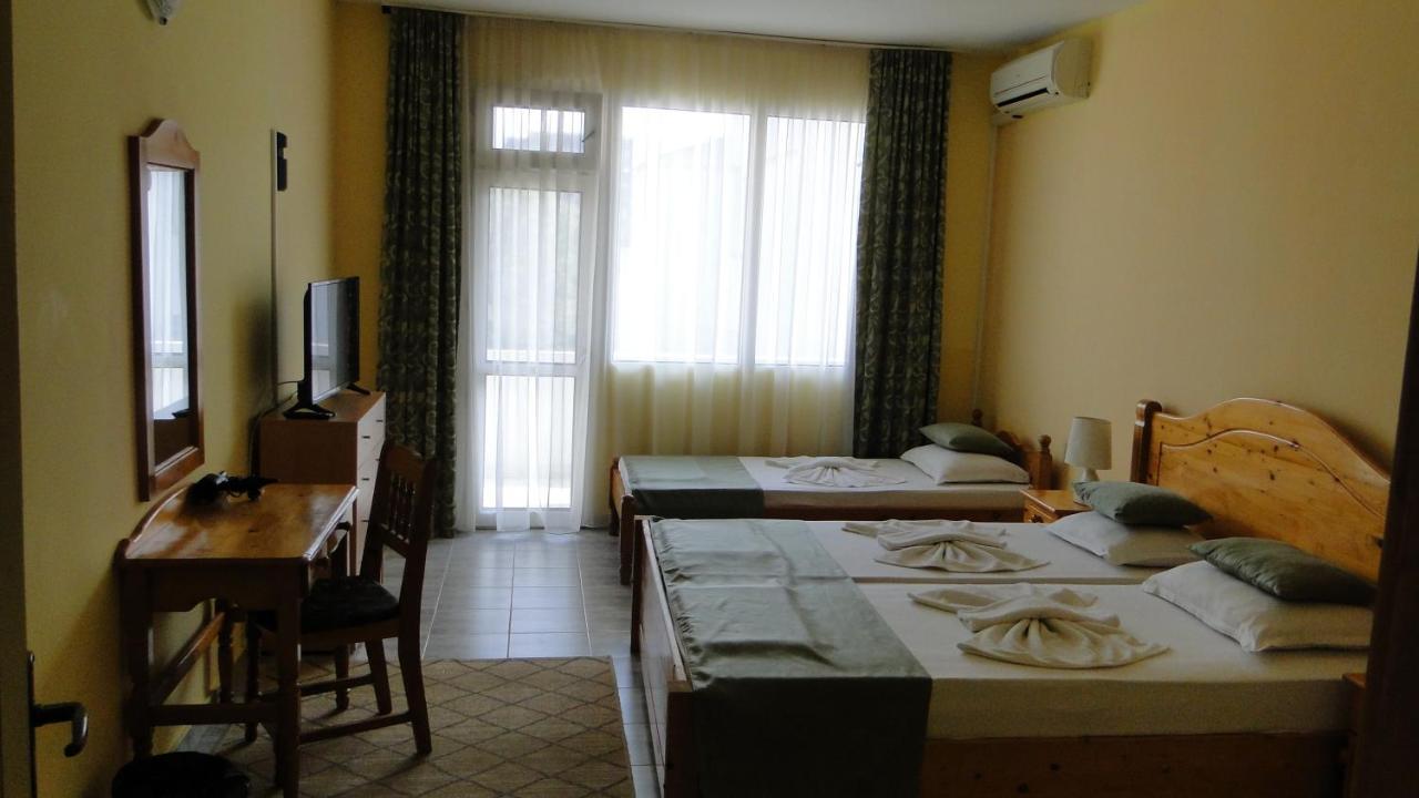פומורי Stemak Hotel מראה חיצוני תמונה