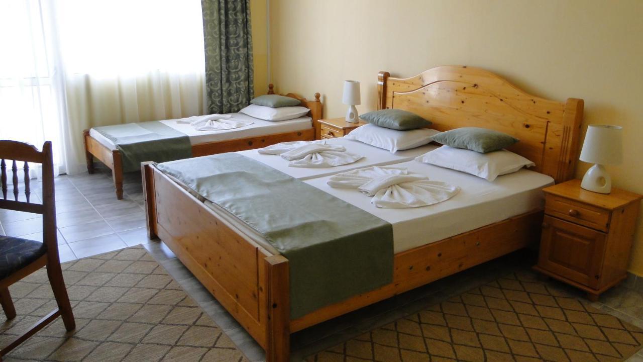פומורי Stemak Hotel מראה חיצוני תמונה