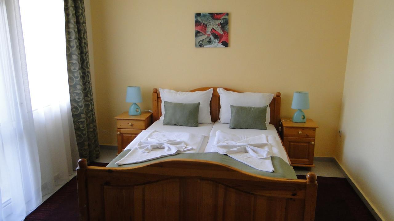 פומורי Stemak Hotel מראה חיצוני תמונה