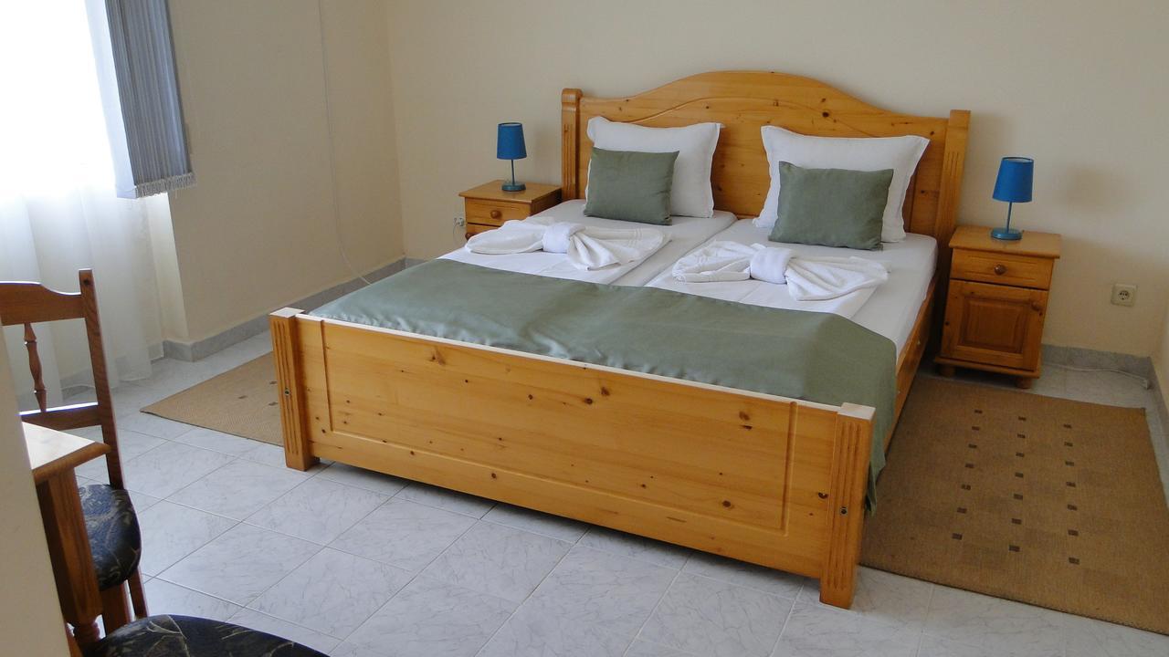 פומורי Stemak Hotel מראה חיצוני תמונה