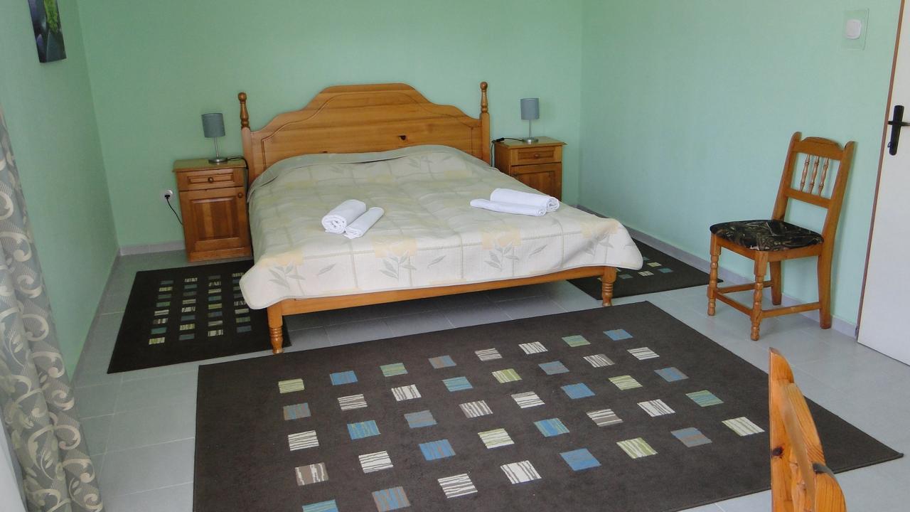 פומורי Stemak Hotel מראה חיצוני תמונה