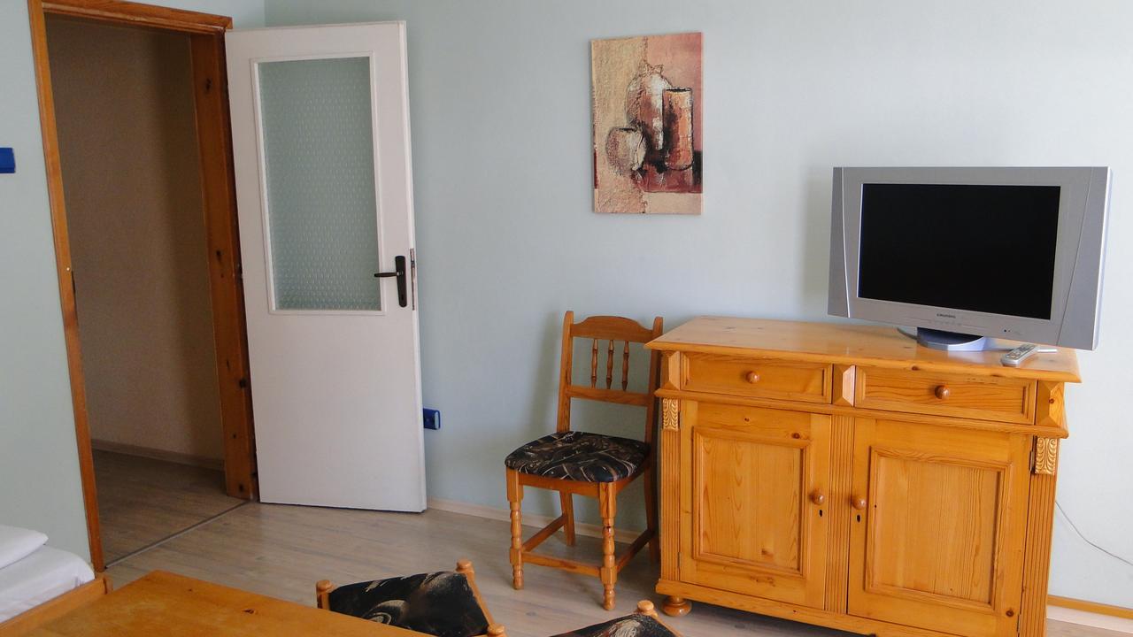 פומורי Stemak Hotel מראה חיצוני תמונה