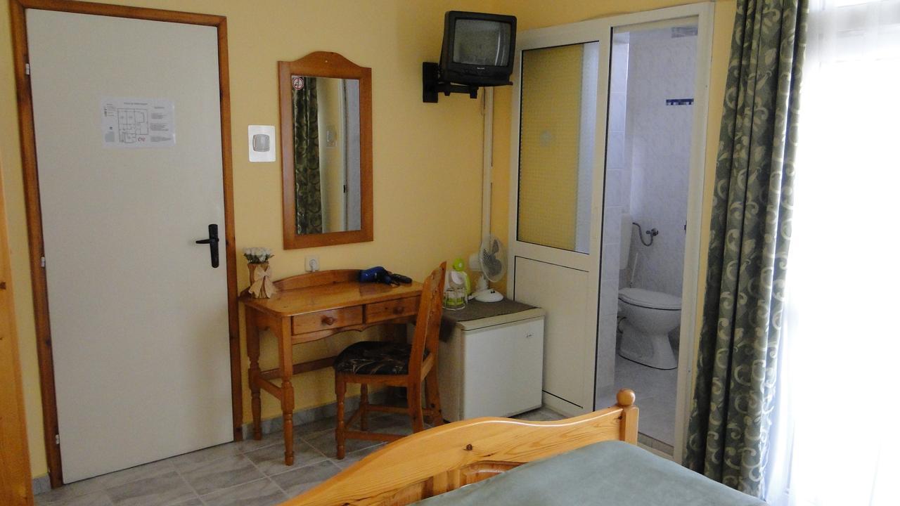 פומורי Stemak Hotel מראה חיצוני תמונה