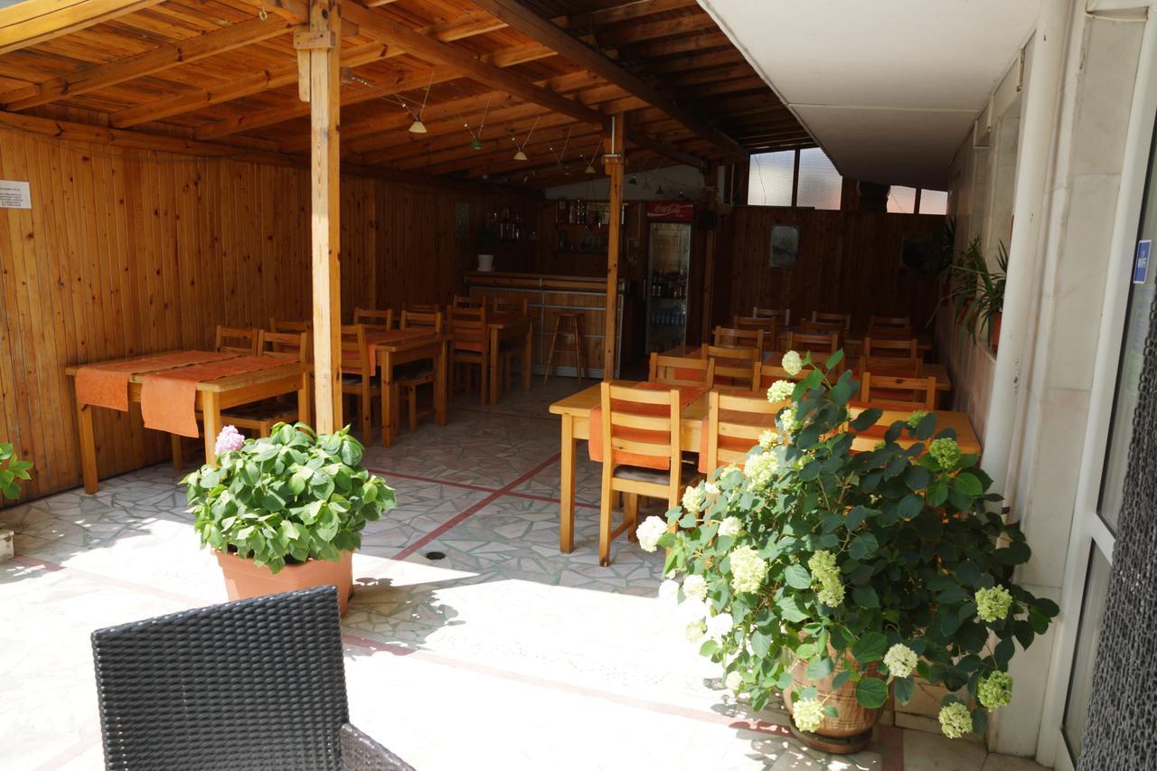 פומורי Stemak Hotel מראה חיצוני תמונה