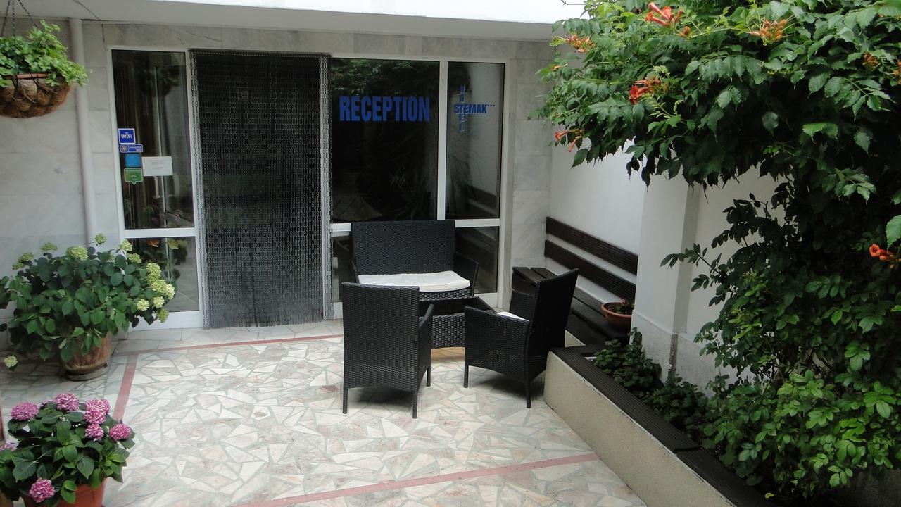 פומורי Stemak Hotel מראה חיצוני תמונה